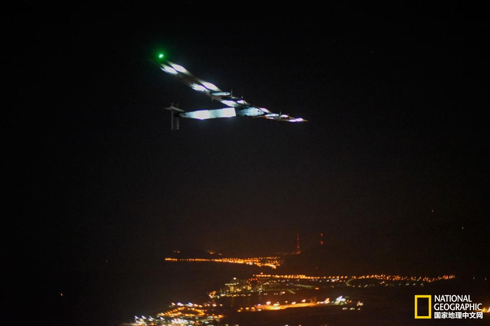 陽光動力2號飛機成功飛越太平洋  