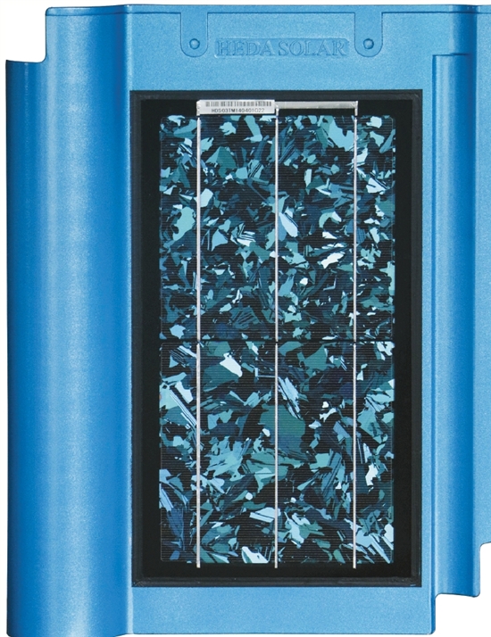 光伏電池做進瓦片里 民居屋頂變太陽能電站