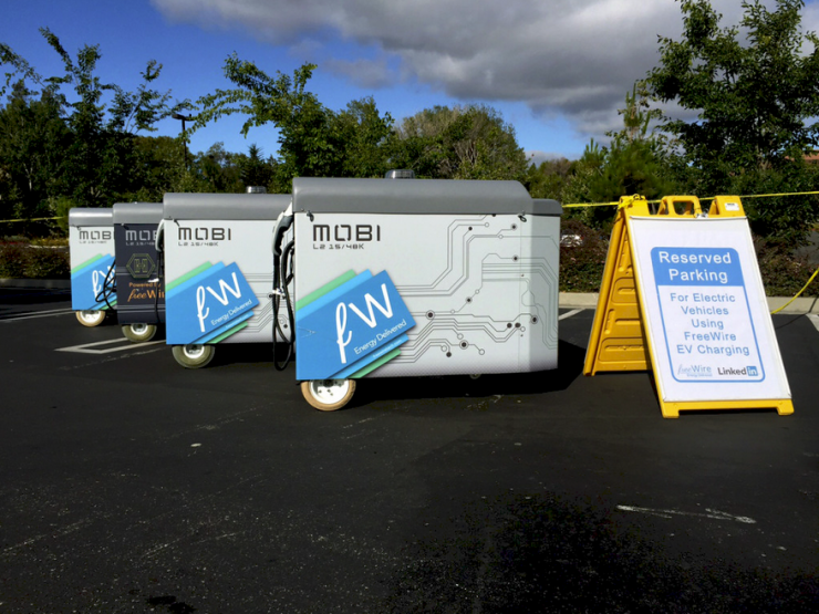 舊電池變身超大“移動(dòng)電源” 解決電動(dòng)車充電問題