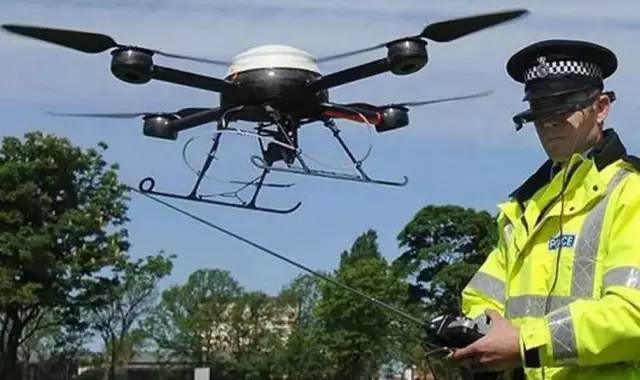 7月無人機(jī)滿世界惹禍 各國(guó)紛紛立法應(yīng)對(duì)