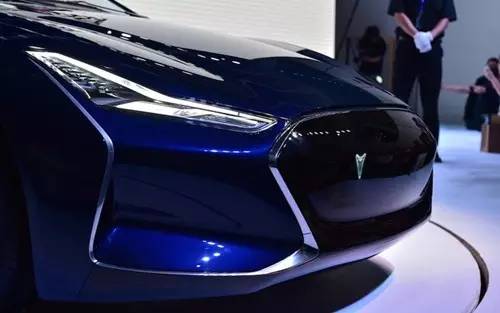 動(dòng)力電池廠和車企須同步成長(zhǎng) 電動(dòng)車“拼湊潮”該歇了