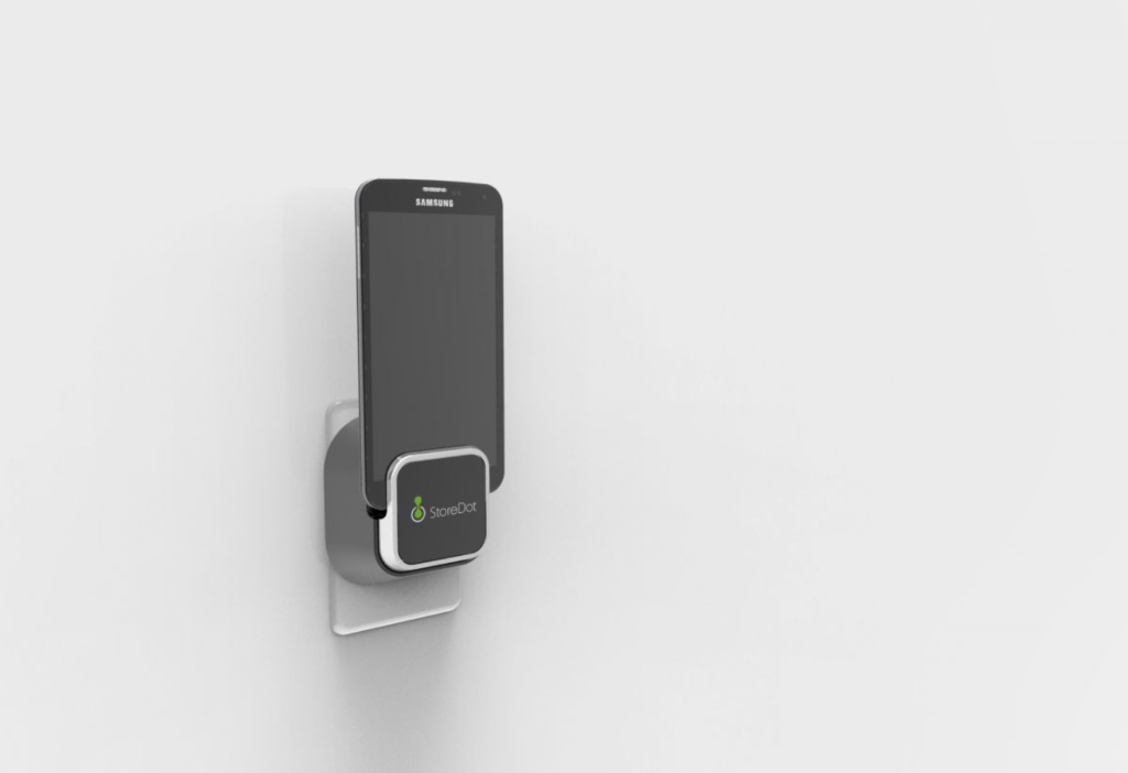 由初創(chuàng)公司StoreDot研發(fā)，供手機使用的快速充電電池。這類電池有一天可能會被應(yīng)用于電動汽車