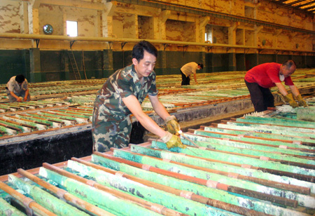 電解鎳價格低迷 鎳生鐵貼水擴大 缺乏上漲動力