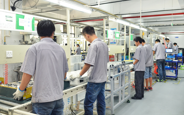 浙江時(shí)空電動(dòng)汽車有限公司生產(chǎn)車間一角 浙江時(shí)空電動(dòng)汽車有限公司生產(chǎn)車間一角