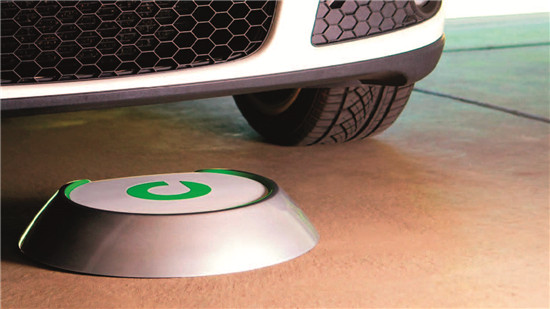 p83-1 1.德國博世公司推出的一款電動汽車無線充電設備，售價約為3000美元。