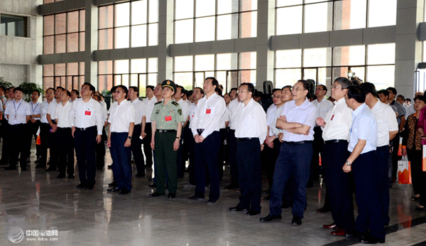 圖為考察團正在聽取國軒高科生產經營情況介紹  