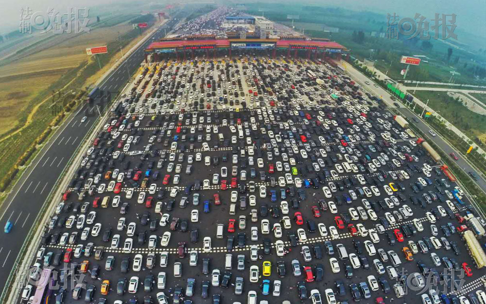 國慶假期返程紀(jì)錄片：瞧瞧，這大停車場 ！