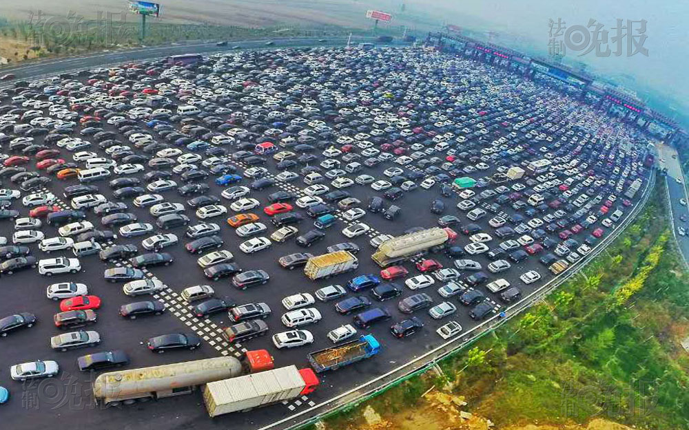 國慶假期返程紀(jì)錄片：瞧瞧，這大停車場 ！