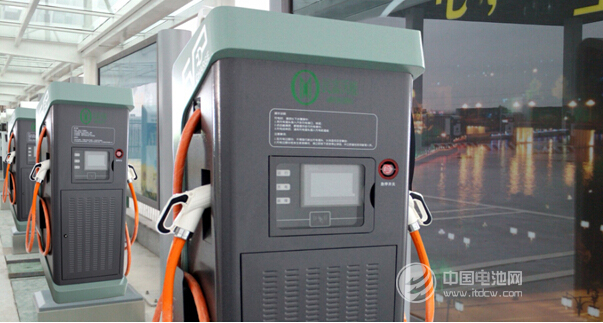 民富沃能推出了“快充快補+移動補電”的創新模式