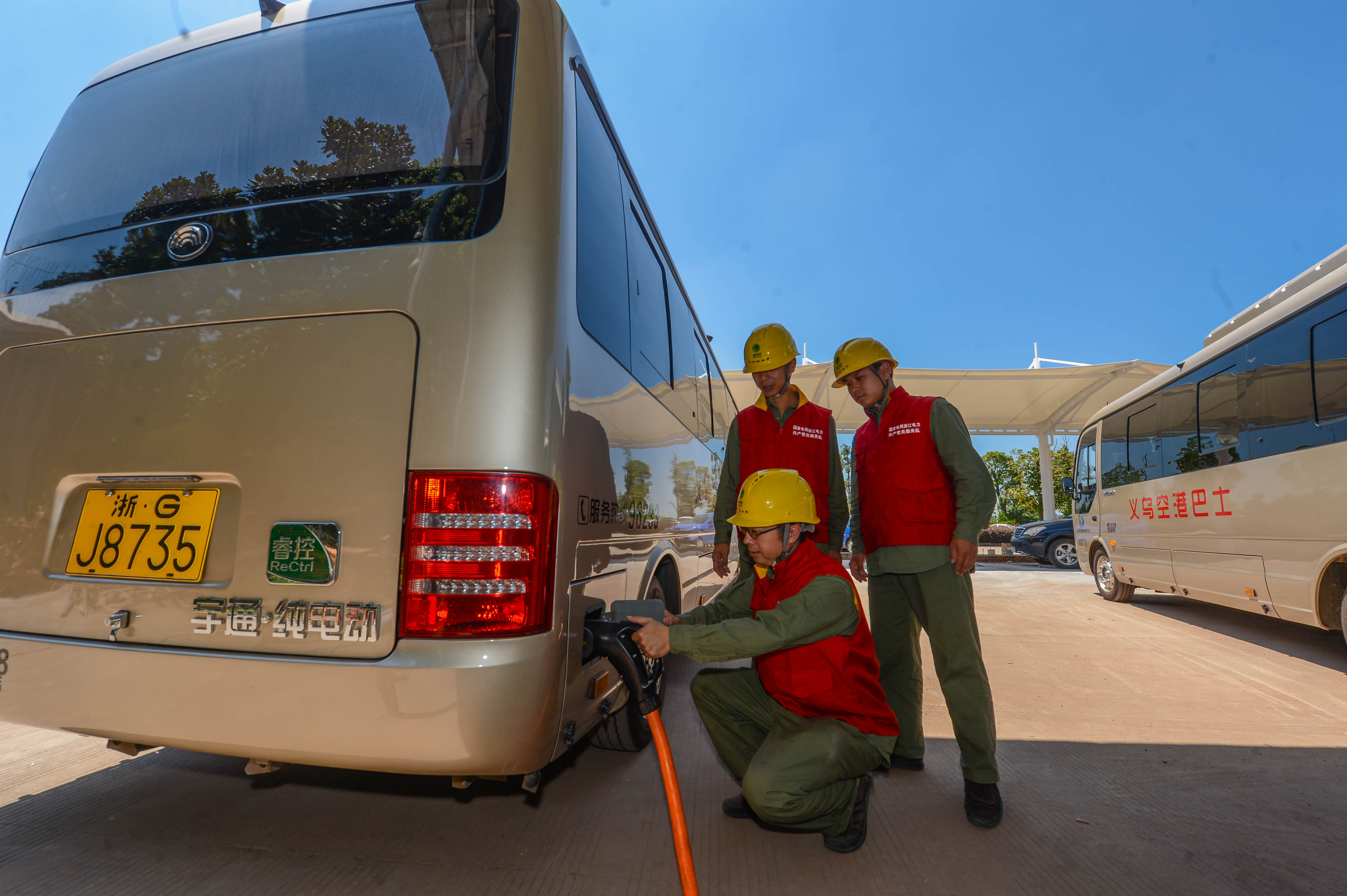 歐陽明高：2020年中國新能源汽車銷量將達200萬輛