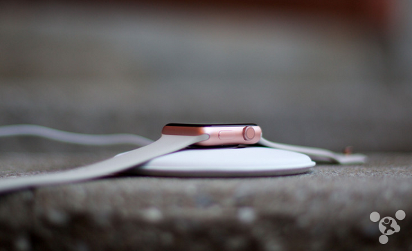 蘋果首款無線充電基座上市再遐想  iPhone會有嗎？