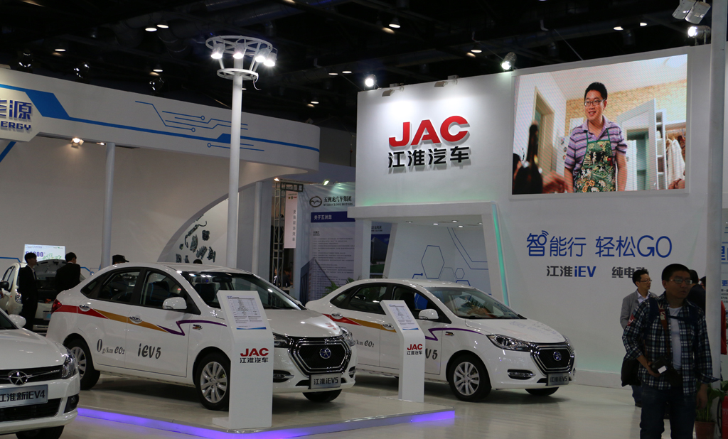 新能源汽車高速成長(zhǎng)須破四大難題  專家眾說(shuō)紛紜