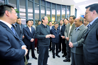 國(guó)務(wù)院副總理馬凱：中國(guó)電池革命性變革要靠你了