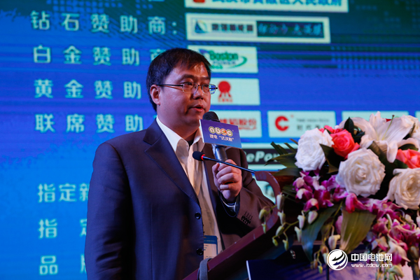 鋰電“達(dá)沃斯”學(xué)術(shù)委員會(huì)秘書(shū)長(zhǎng)、真鋰研究首席分析師 墨柯 鋰電“達(dá)沃斯”學(xué)術(shù)委員會(huì)秘書(shū)長(zhǎng)、真鋰研究首席分析師 墨柯