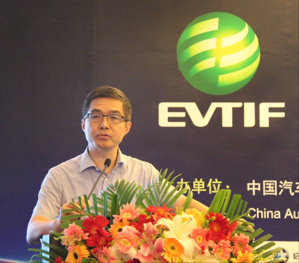 歐陽明高：高額補貼致新能源商用車產(chǎn)量超常規(guī)增長