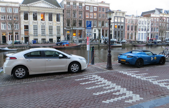 稅收鼓勵不足 美國電動及混動汽車銷量僅11.65萬輛 稅收鼓勵不足 美國電動及混動汽車銷量僅11.65萬輛