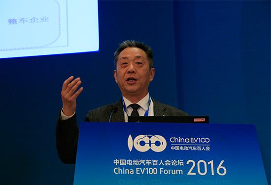 中國汽車工業(yè)協(xié)會常務(wù)副會長董揚