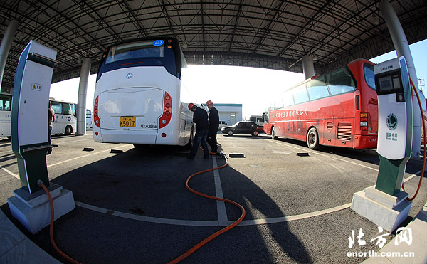 中國新能源車5年內(nèi)可達(dá)500萬輛 技術(shù)爬坡任務(wù)艱巨 中國新能源車5年內(nèi)可達(dá)500萬輛 技術(shù)爬坡任務(wù)艱巨