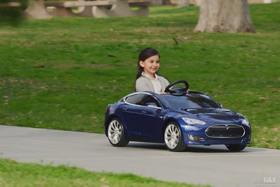 配備音響系統，孩子們可通過AUX接口在車上播放自己喜歡的音樂 - 后花園網文 - 汽車新聞