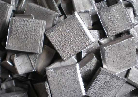 高庫存推動鎳價大跌 翻身希望渺茫