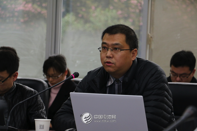 真鋰研究首席分析師墨柯 真鋰研究首席分析師墨柯