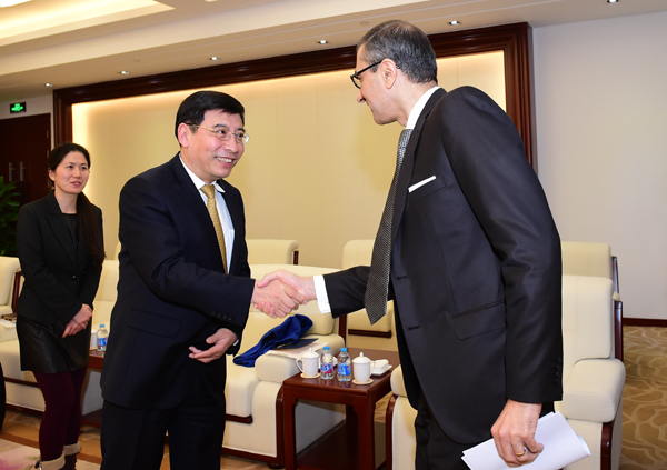 工信部部長(zhǎng)苗圩會(huì)見(jiàn)諾基亞集團(tuán)總裁  交流大數(shù)據(jù)、物聯(lián)網(wǎng)