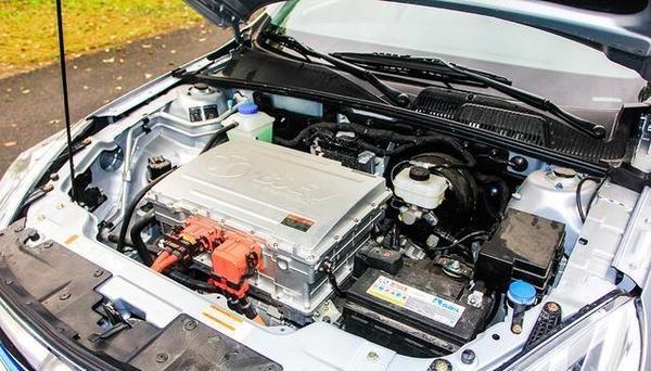 電動車爆發(fā)最大贏家:碳酸鋰企業(yè)利潤同增超八倍 電動車爆發(fā)最大贏家:碳酸鋰企業(yè)利潤同增超八倍