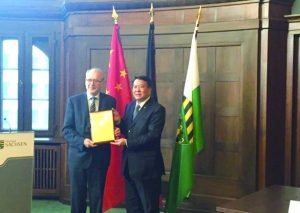 助推中德戰(zhàn)略合作 北汽新能源加碼純電動汽車輕量化 助推中德戰(zhàn)略合作 北汽新能源加碼純電動汽車輕量化