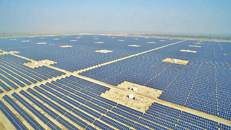 光伏業(yè)遇旺季：組件市場現(xiàn)搶裝期 訂單已排到三季度