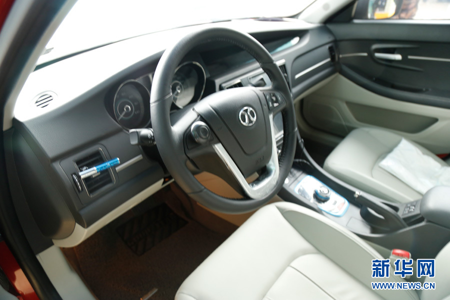 北汽EU260在北京科技周主場亮相 新能源車未來已來