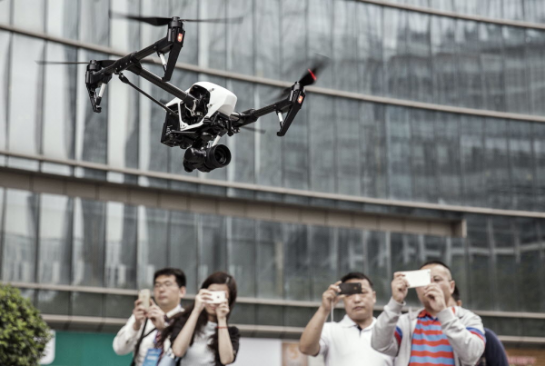 英媒稱(chēng)中企開(kāi)發(fā)無(wú)人機(jī)新用途：空中優(yōu)步出租車(chē)