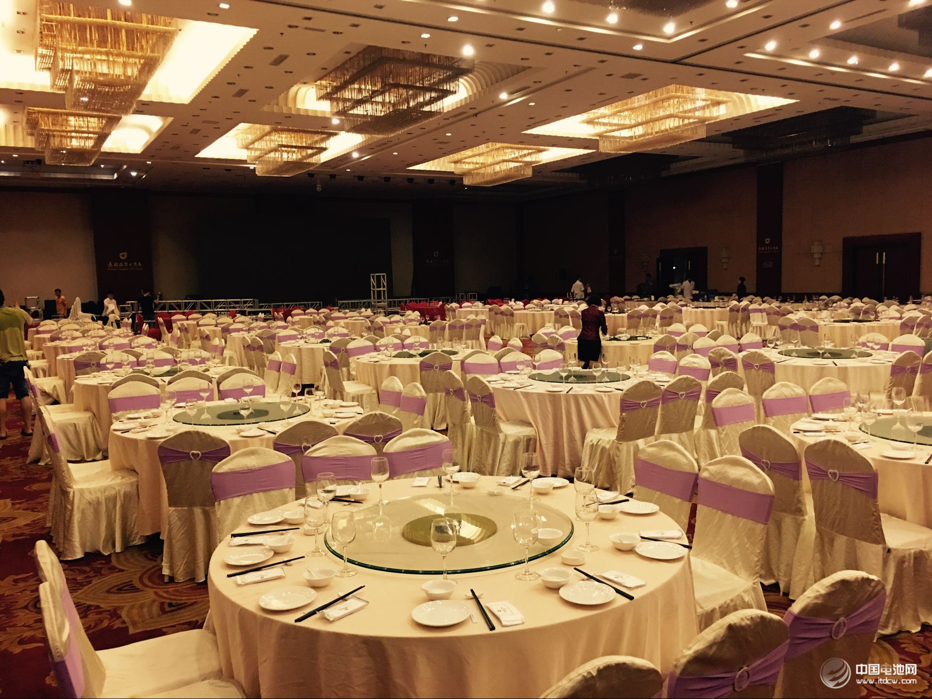 第4屆鋰電“達沃斯”論壇組委會秘書長、電池百人會常務副理事長兼秘書長于清教一行應邀抵達長沙，在寧鄉高新區、長沙市人民政府、長沙市經信委、中國（長沙）先進電池材料及電池產業技術創新戰略聯盟和中南大學就第4屆鋰電“達沃斯”論壇籌備情況及舉辦城市等進行調研交流