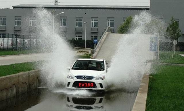 電動汽車經得起暴雨考驗嗎？涉水有標準規范