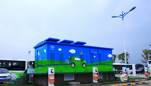 公交車充電選哪家？特來電四大優勢領跑