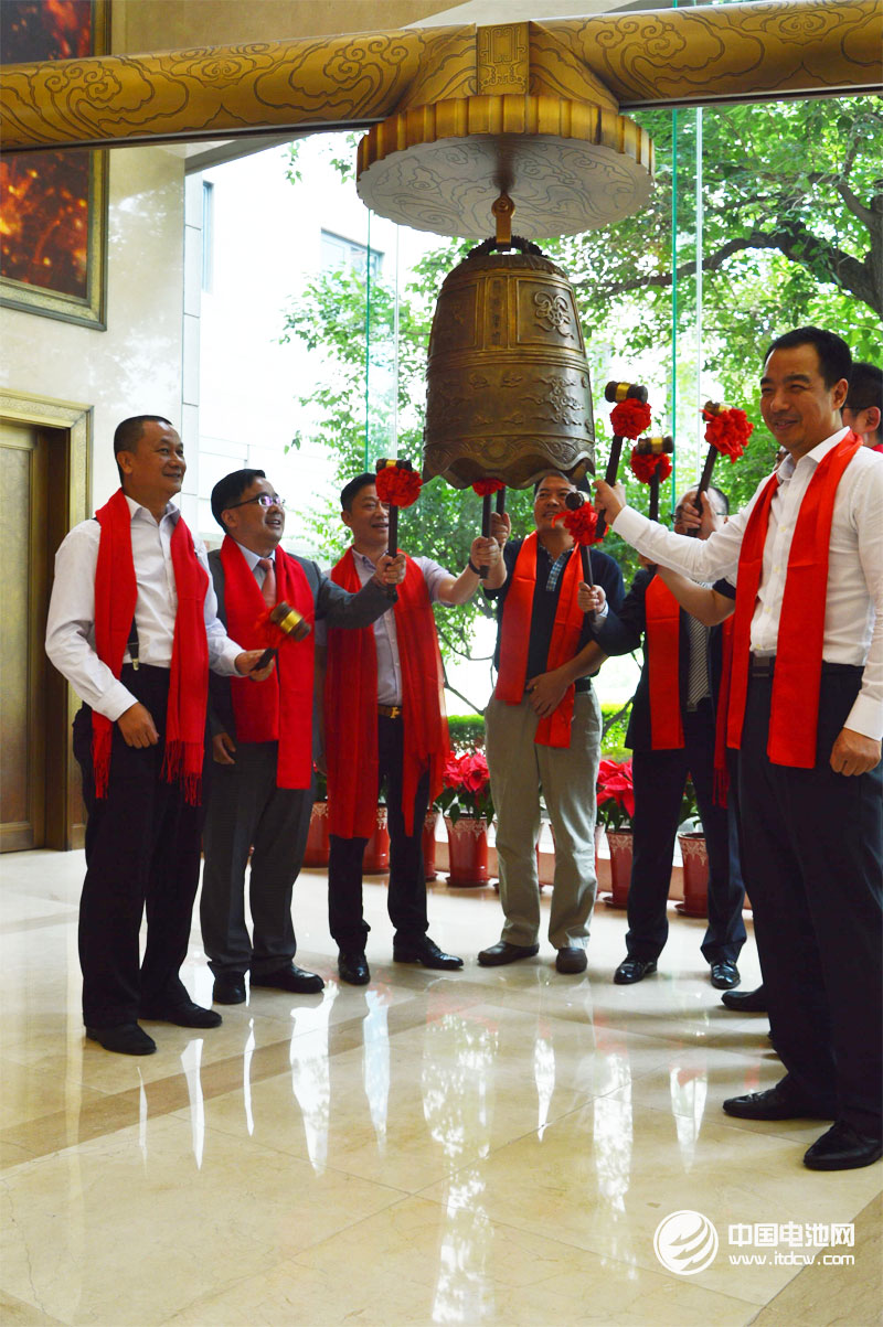 歐鵬巴赫“新三板”掛牌敲鐘 主營電池PACK及BMS 歐鵬巴赫“新三板”掛牌敲鐘 主營電池PACK及BMS