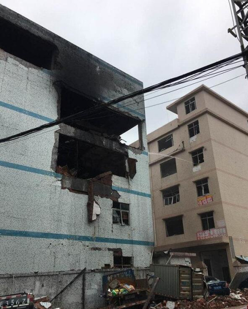 深圳龍華新區一電子廠突發火災 現場傳出爆炸聲 深圳龍華新區一電子廠突發火災 現場傳出爆炸聲