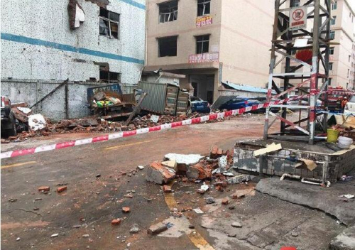 深圳龍華新區一電子廠突發火災 現場傳出爆炸聲 深圳龍華新區一電子廠突發火災 現場傳出爆炸聲