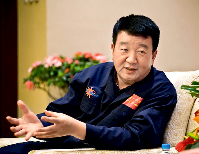 苗連生卸任英利董事長轉向幕后 光伏巨頭路在何方？