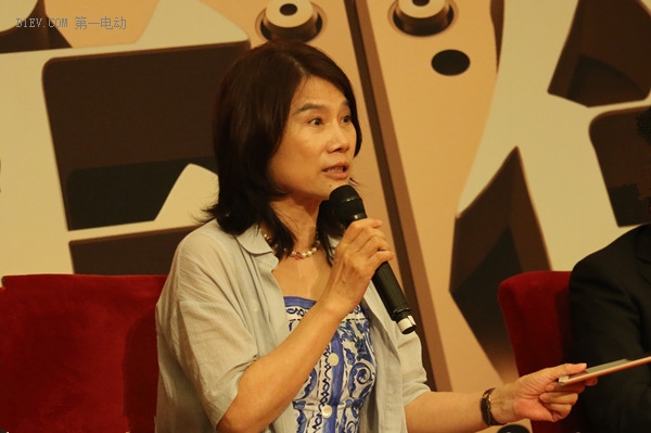 格力電器董事長(zhǎng)董明珠 格力電器董事長(zhǎng)董明珠