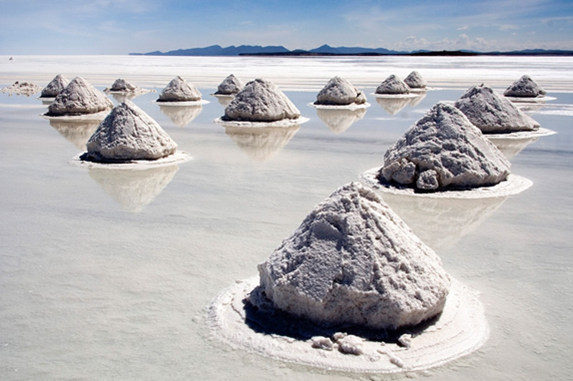 鋰鹽產能逐步釋放 鋰礦開發積極推進 鋰鹽產能逐步釋放 鋰礦開發積極推進