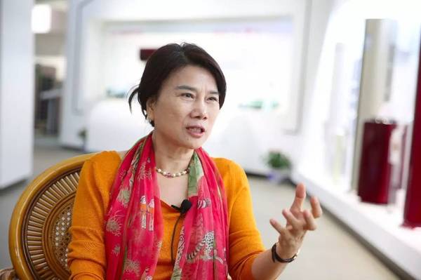  格力35條公告刷屏！董明珠130億收購銀隆