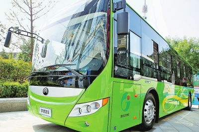 參加會(huì)展的宇通電動(dòng)客車。記者聶冬晗攝 參加會(huì)展的宇通電動(dòng)客車。記者聶冬晗攝