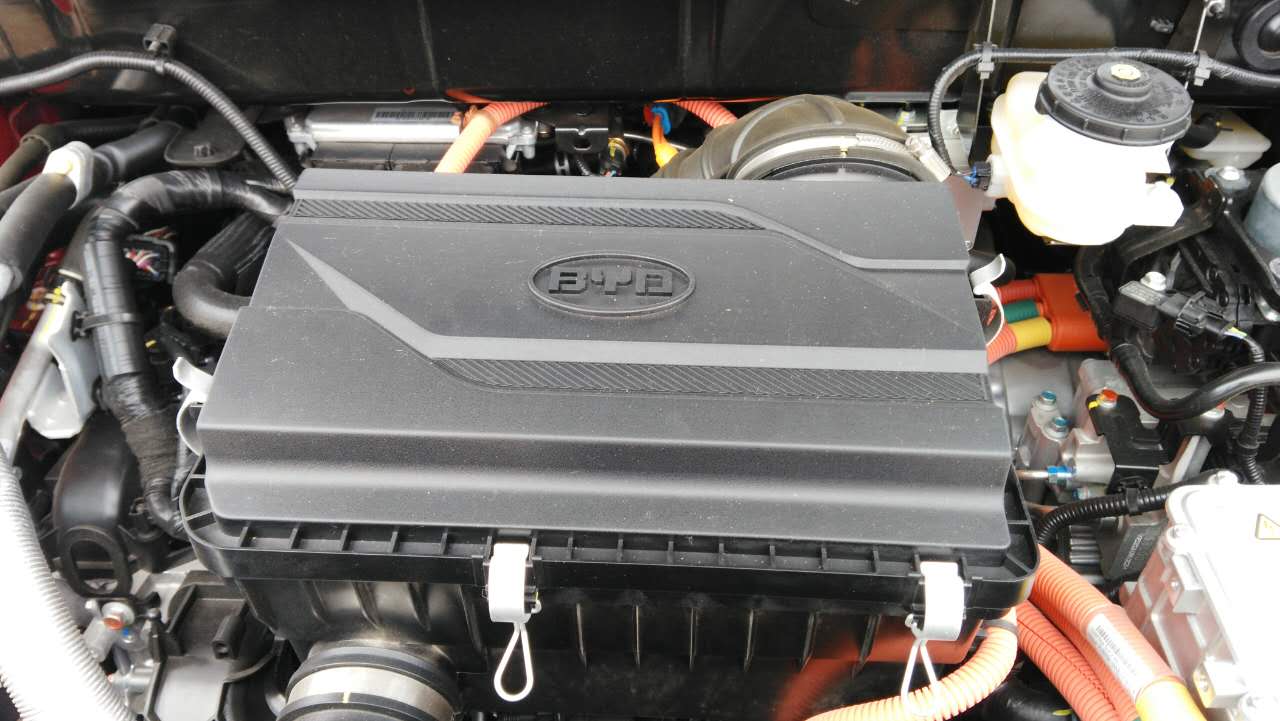 比亞迪： 云軌結合新能源車 從治污到治堵