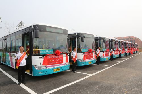 140輛純電動公交開進青島藍色硅谷 140輛純電動公交開進青島藍色硅谷