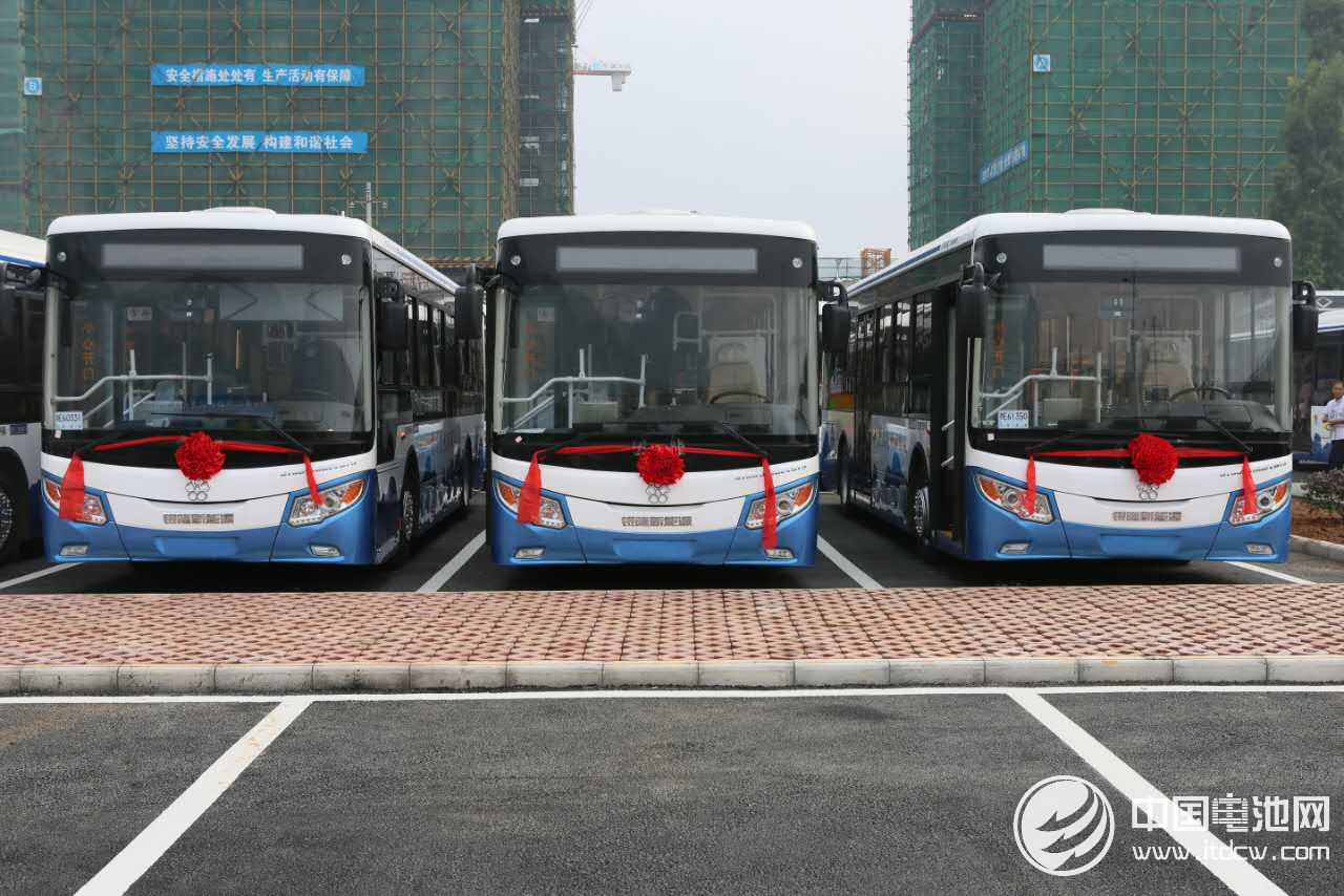 “銀隆鈦”貴州市場首創(chuàng)佳績 興義市純電動公交正式上線運營