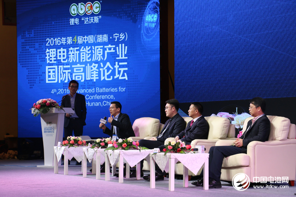 鋰電“達(dá)沃斯”智慧碰撞：電池行業(yè)如何迎接新個(gè)人消費(fèi)時(shí)代？