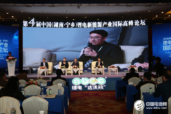 鋰電“達(dá)沃斯”智慧碰撞：電池行業(yè)如何迎接新個(gè)人消費(fèi)時(shí)代？