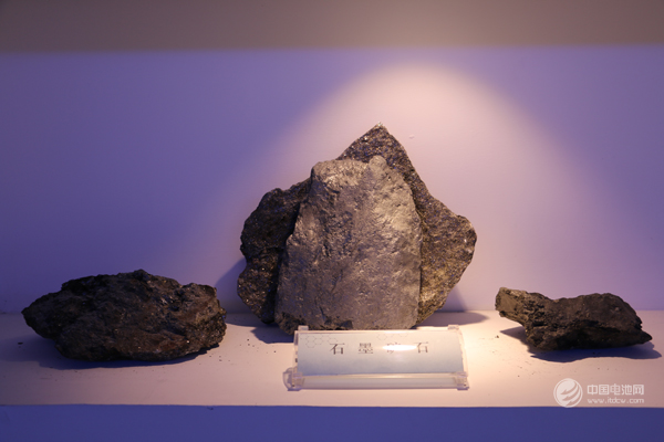 “高純石墨材料開發及其典型應用”項目通過驗收 “高純石墨材料開發及其典型應用”項目通過驗收