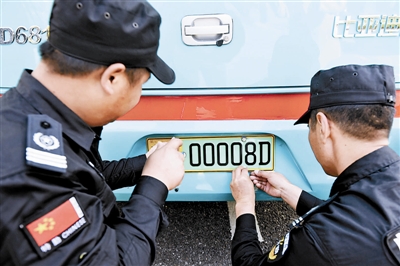 新能源汽車獲綠牌上路 從普惠轉向技術創新