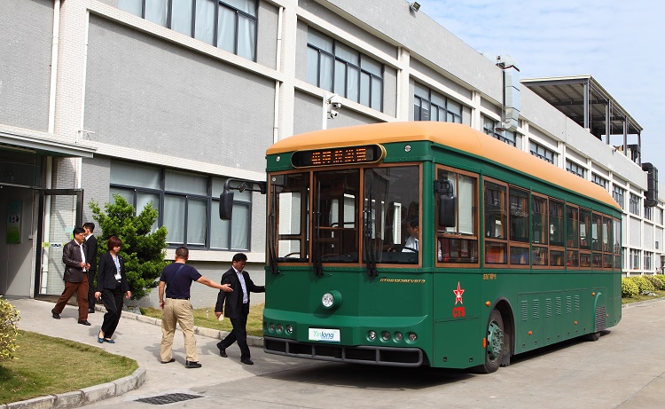 湖南常寧市市委書記劉達祥 市長吳樂勝一行蒞臨銀隆新能源參觀